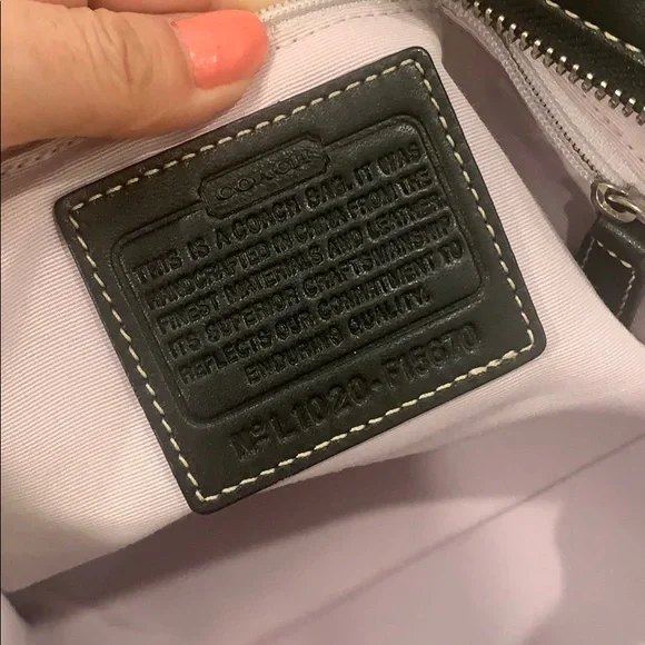 Authentic coach crossbody / shoulder bag